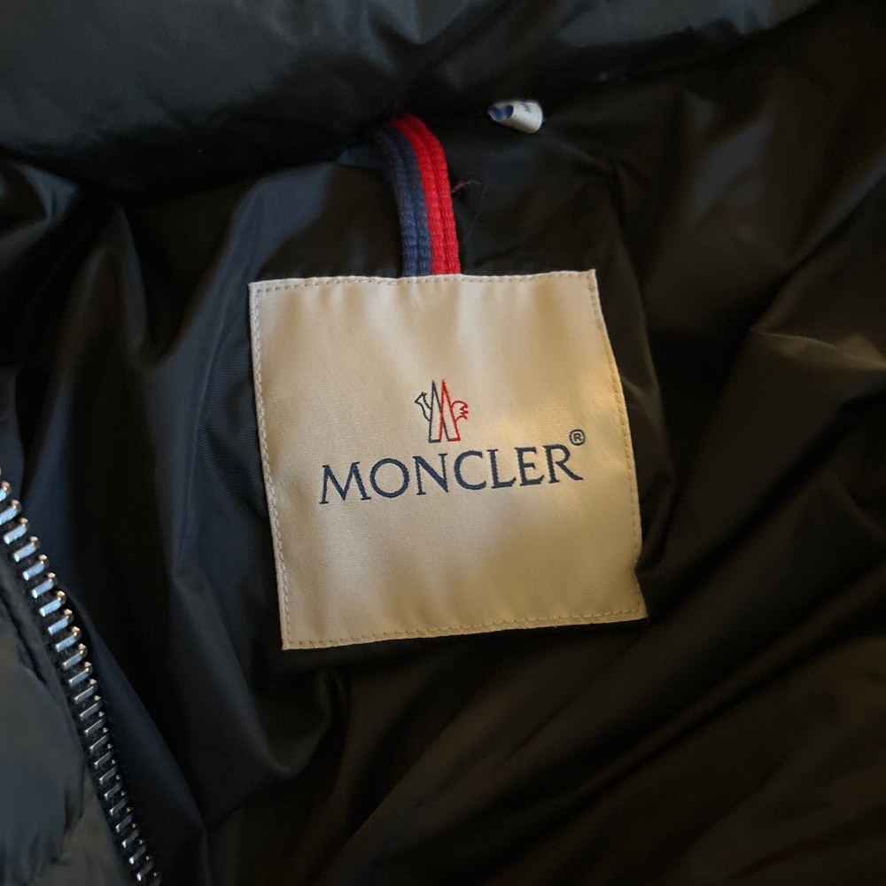 Women Size 1 Moncler coat